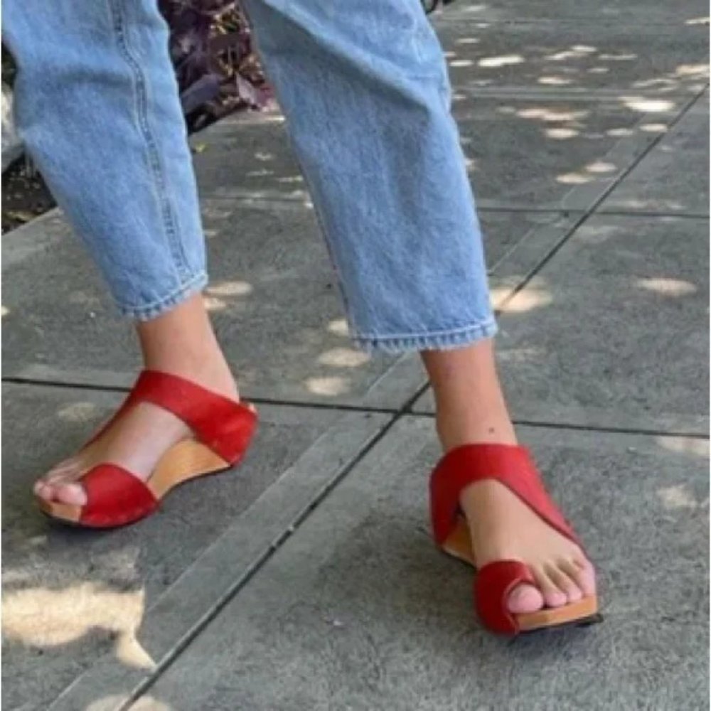 CYDWOQ Red Passenger Wooden Flatform Sandals Size: 39.5